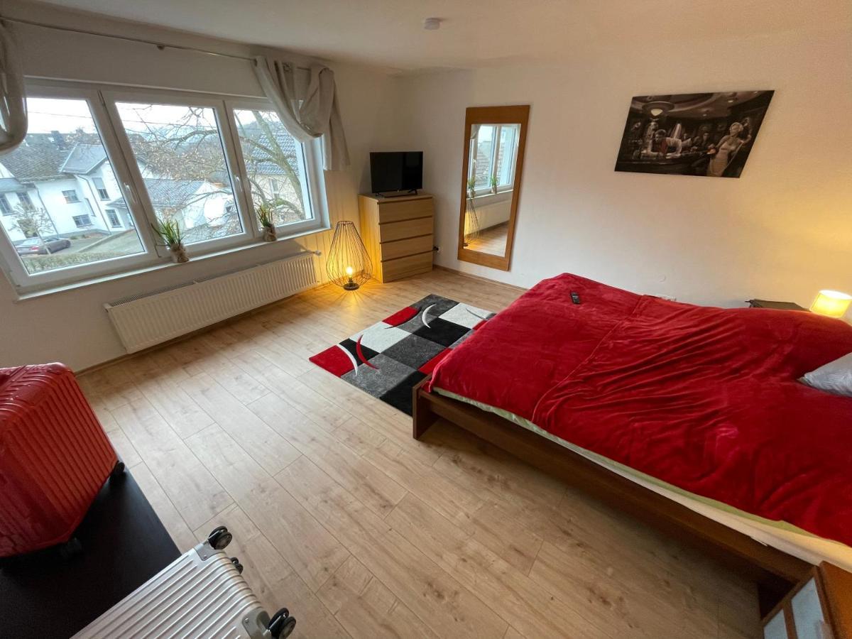 Ferienhaus Rheinnaehe Lykershausen Luaran gambar